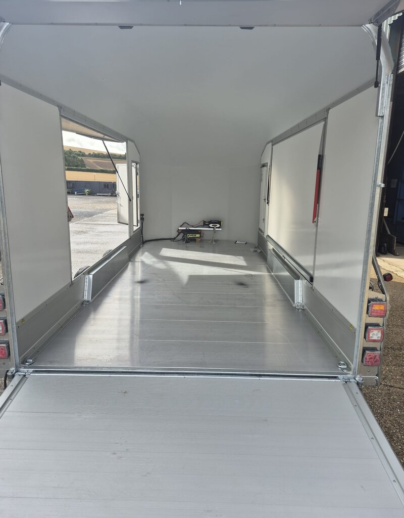Debon Debon  Roadster C1000 - 3.5t GVW-Rot-Proof Sandwich Walls, Alloy Wheels, Spare Wheel and Winch- 4.97m x 2.025m x 2.06m H