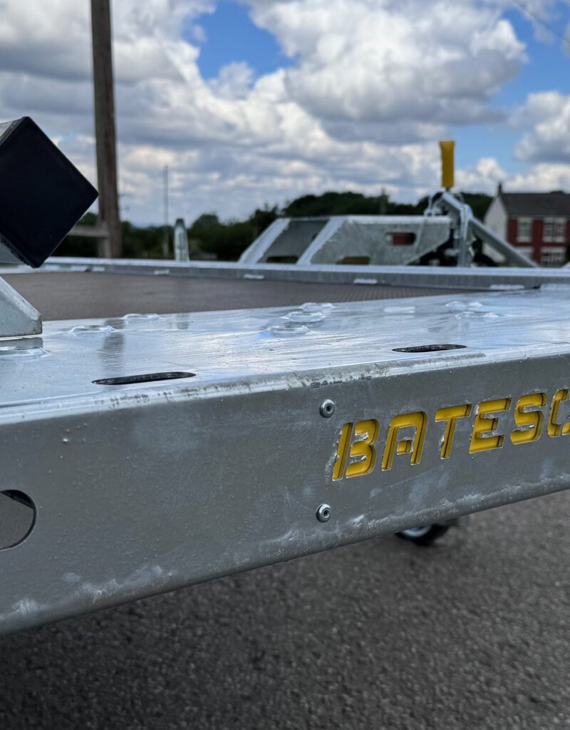 Bateson Trailers Bateson PT66 Tri-Axle Hydraulic Tilt Platform Trailer 5.5 x 2.1m 18' x 7' 3500kg GVW