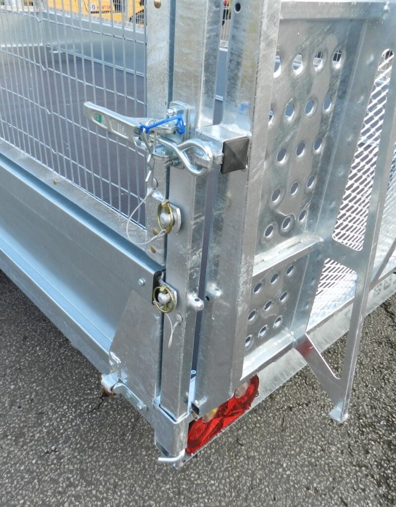 Bateson Trailers Bateson AT43 Hydraulic Tilt Trailer 4.3m x 1.9m ( 14'x 6'6") Twin Axle 2750kg GVW