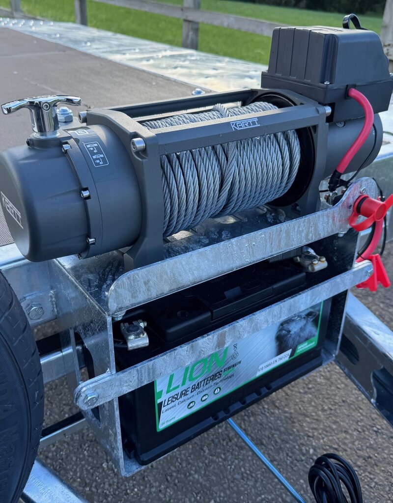 Bateson Trailers Bateson Model 264B Twin Axle 4.2 x 2m, 14' x 6'6" 2.6 ton beaver tail transporter