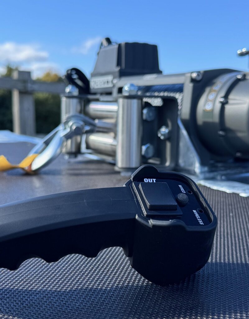 Bateson Trailers Bateson Model 264B Twin Axle 4.2 x 2m, 14' x 6'6" 2.6 ton beaver tail transporter