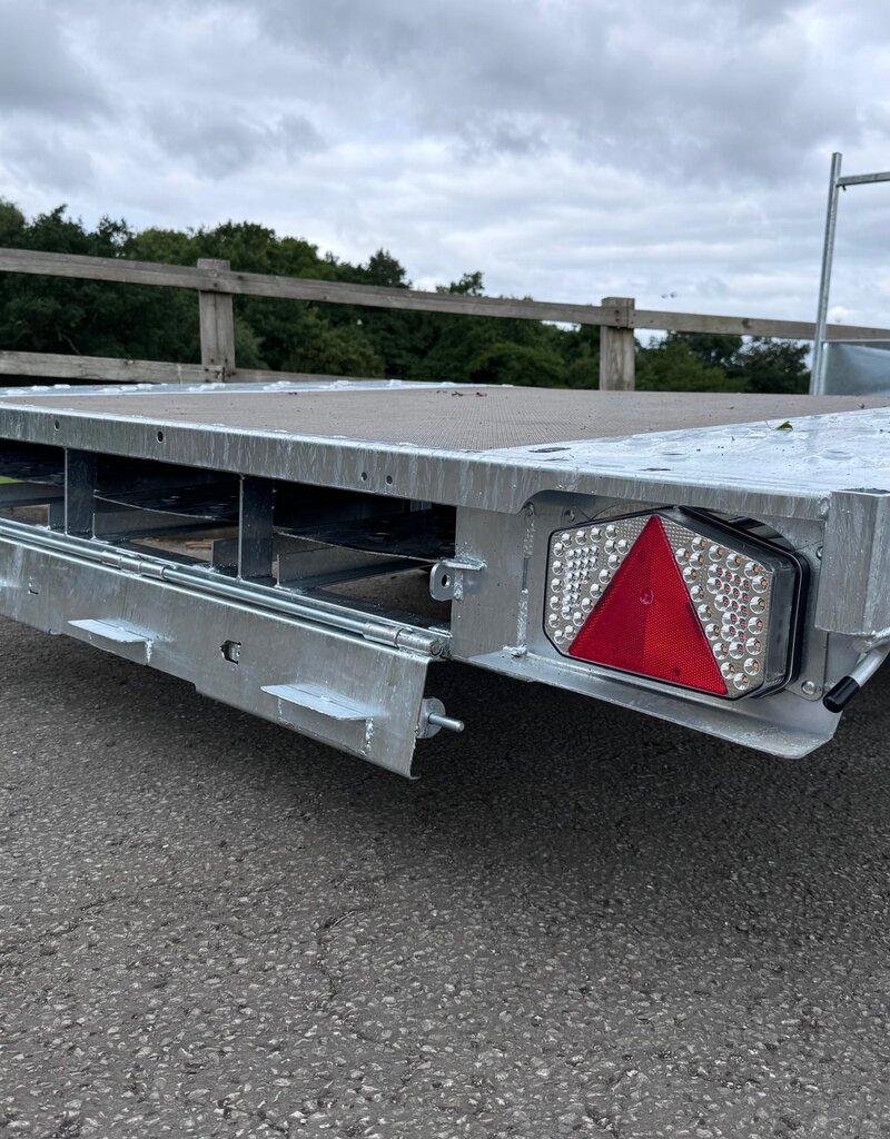 Bateson Trailers Model 354B 4.3 x 2.1m Beaver Tail Transporter Trailer | Fieldfare Trailer Centre