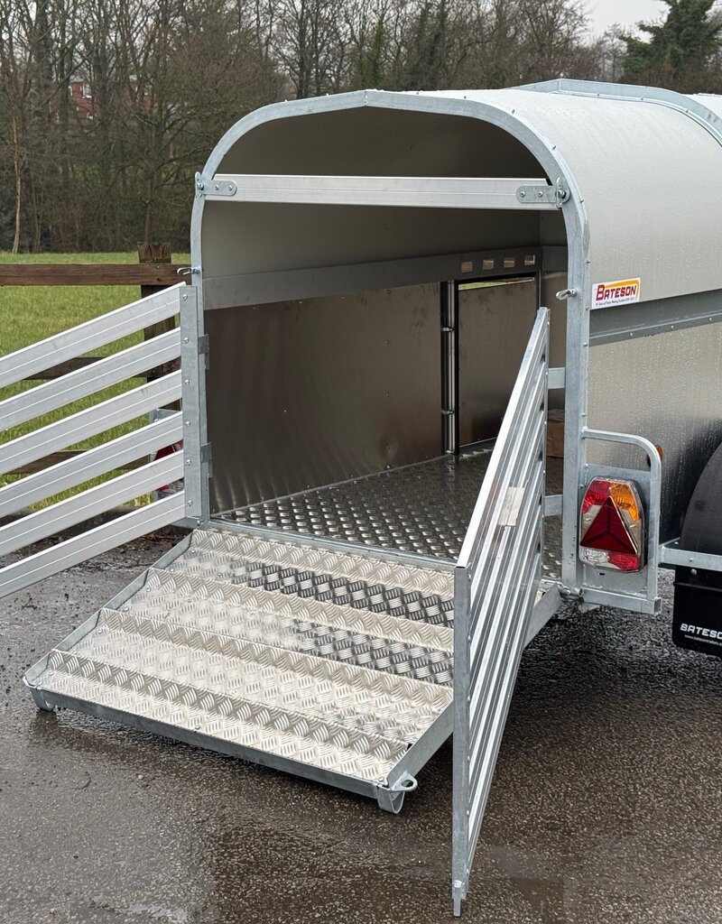 Bateson Trailers Bateson 12LT Single Axle Livestock Trailer| Fieldfare Trailer Centre