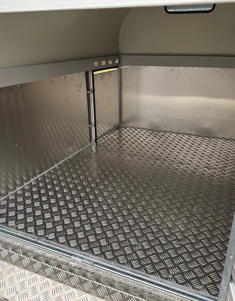 Bateson Trailers Bateson 12LT Single Axle Livestock Trailer| Fieldfare Trailer Centre