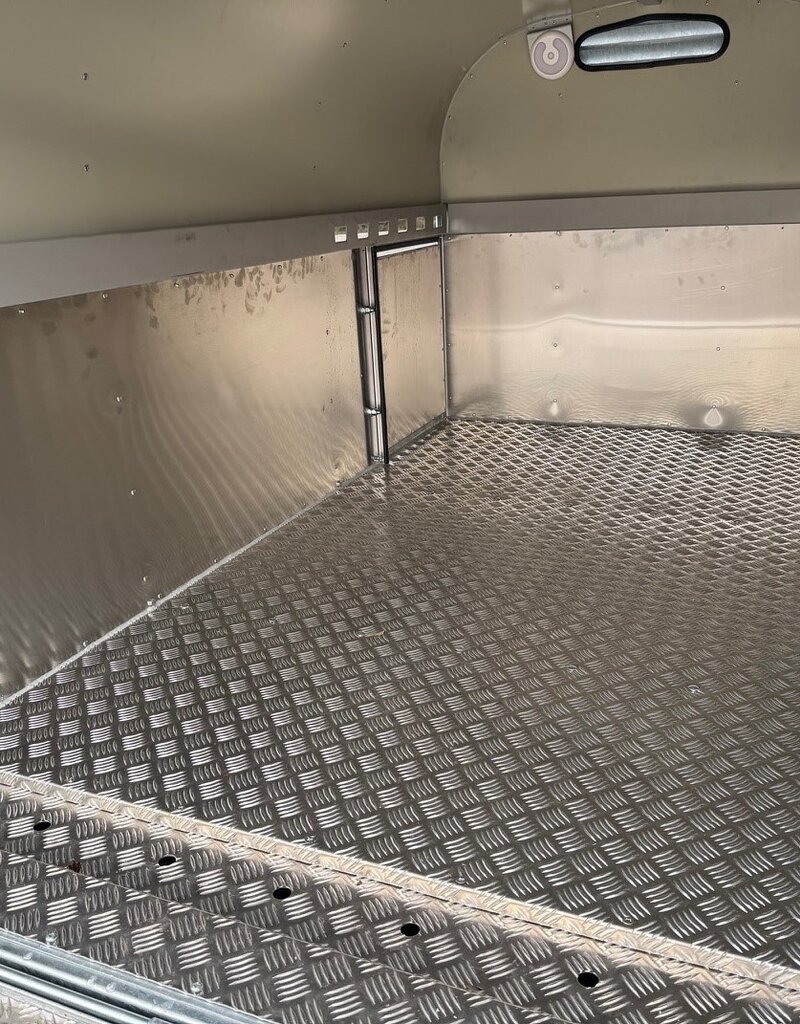 Bateson Trailers Bateson 15LT  Livestock Trailer 8' x 4' x 4' Livestock Trailer for use with cars and light vehicles