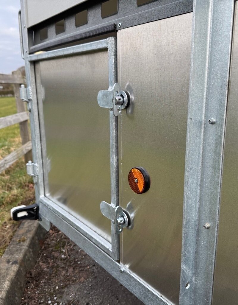 Bateson Trailers Bateson 15LT  Livestock Trailer 8' x 4' x 4' Livestock Trailer for use with cars and light vehicles