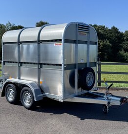 Bateson Trailers Bateson 30LT Twin Axle 8' x 5' x 6' Livestock Trailer for use with cars and light vehicles