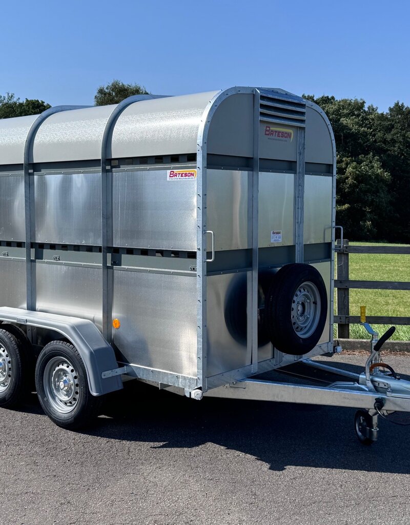Bateson Trailers Bateson 30LT Twin Axle 8' x 5' x 6' Livestock Trailer for use with cars and light vehicles