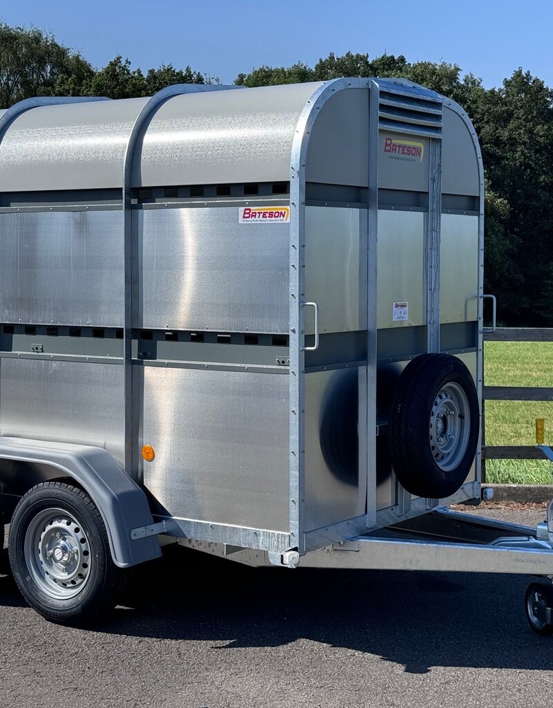 Bateson Trailers Bateson 30LT Twin Axle 8' x 5' x 6' Livestock Trailer for use with cars and light vehicles