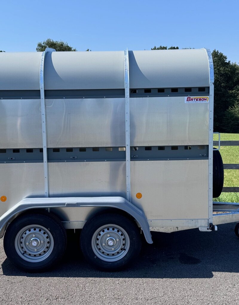 Bateson Trailers Bateson 30LT Twin Axle 8' x 5' x 6' Livestock Trailer for use with cars and light vehicles