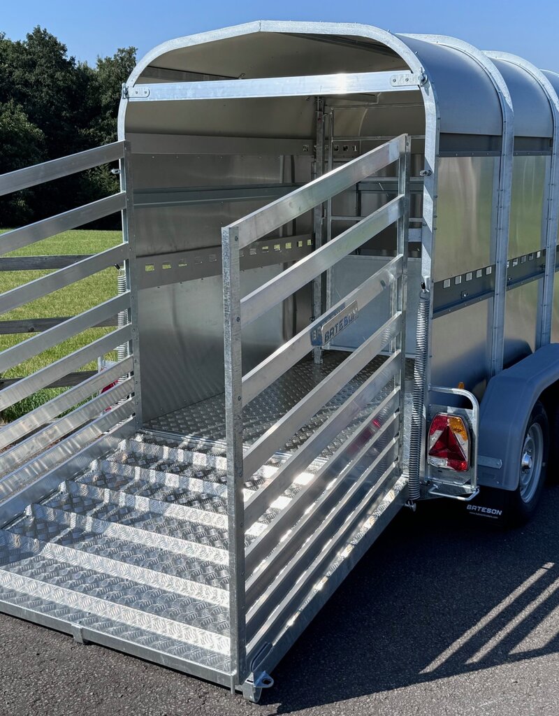 Bateson Trailers Bateson 30LT Twin Axle 8' x 5' x 6' Livestock Trailer for use with cars and light vehicles