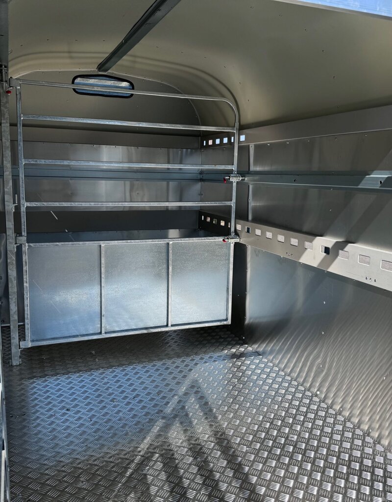 Bateson Trailers Bateson 30LT Twin Axle 8' x 5' x 6' Livestock Trailer for use with cars and light vehicles