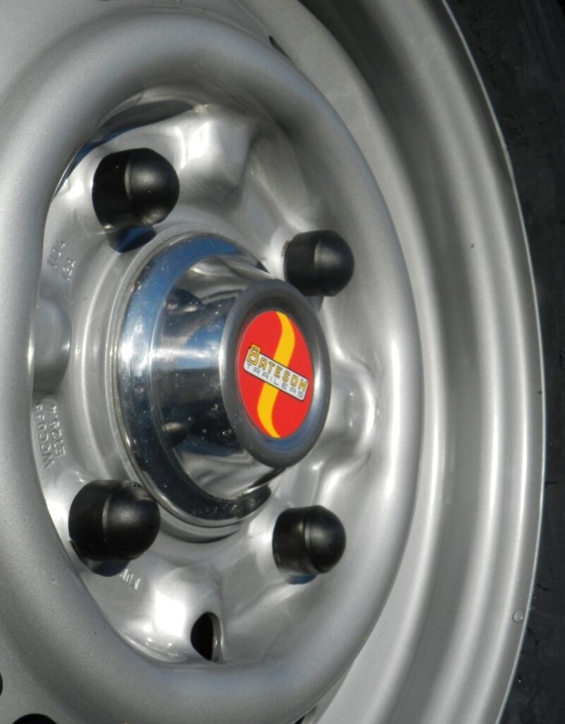 Bateson Trailers Bateson 30LT Twin Axle 8' x 5' x 6' Livestock Trailer for use with cars and light vehicles