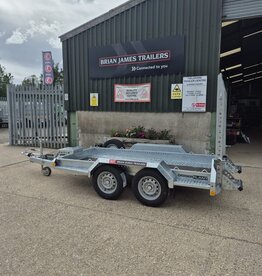 2.8m x 1.3m  2700kg GVW Brian James Digger Plant 2 - Spare Wheel, Adjustable Ramps
