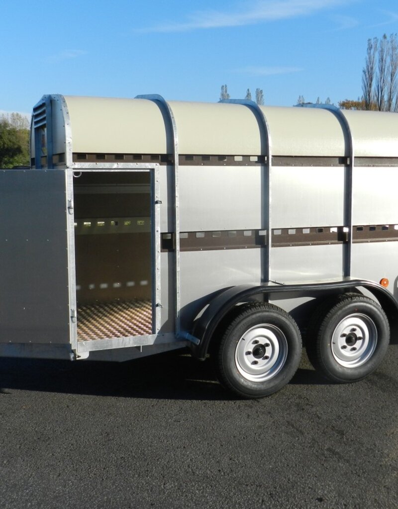 Bateson Trailers Bateson 45LT Double Axle Livestock Trailer| Fieldfare Trailer Centre