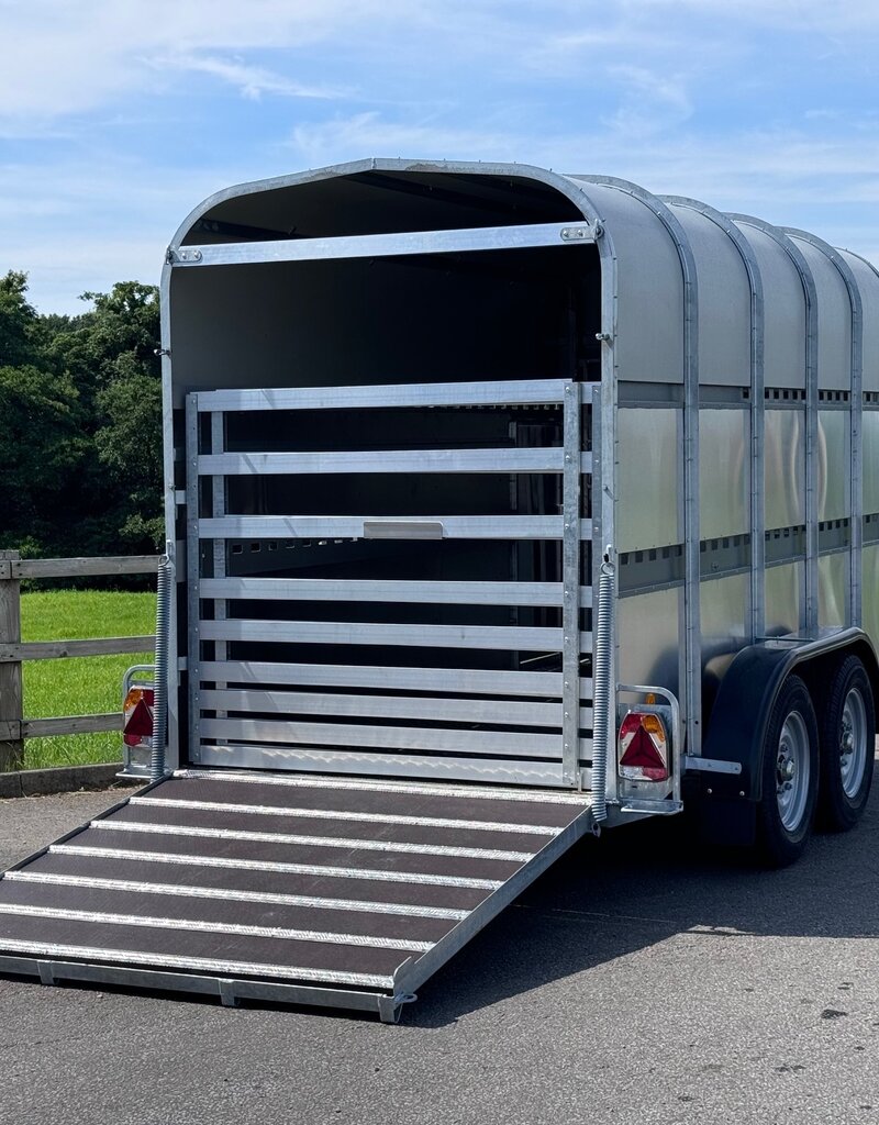 Bateson Trailers Bateson 48HB  12' x 5'8 Livestock Trailer for use with 4WD and larger vehicles (can accommodate horses)