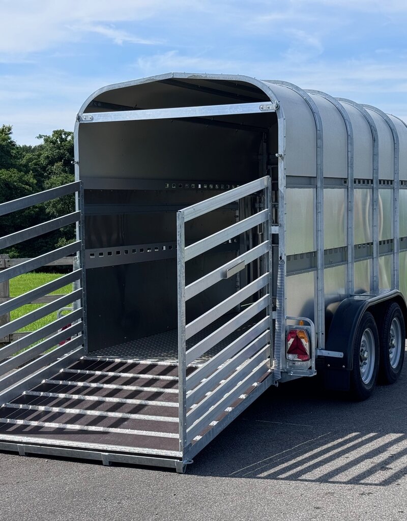 Bateson Trailers Bateson 48HB  12' x 5'8 Livestock Trailer for use with 4WD and larger vehicles (can accommodate horses)