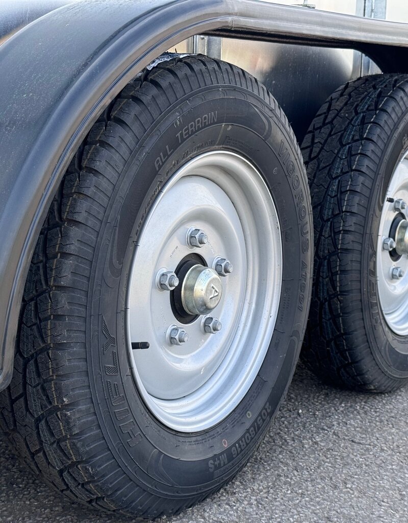Bateson Trailers Bateson 48HB  12' x 5'8 Livestock Trailer for use with 4WD and larger vehicles (can accommodate horses)