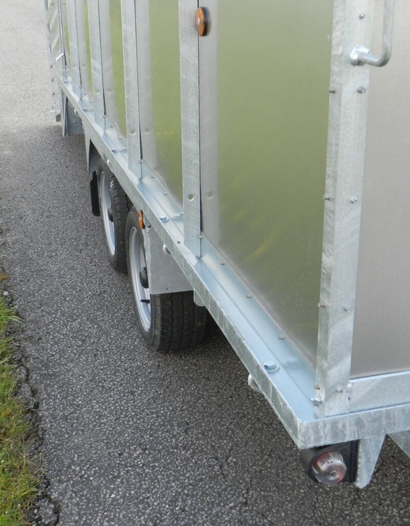 Bateson Trailers Bateson 60LT  12' x 6'6 Livestock Trailer with demountable container