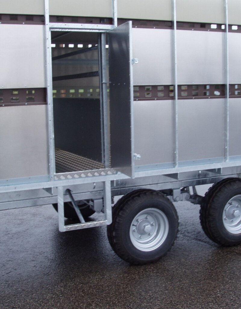 Bateson Trailers Bateson 90LT 16' Livestock Tractor Trailer Twin Axle 8 Ton