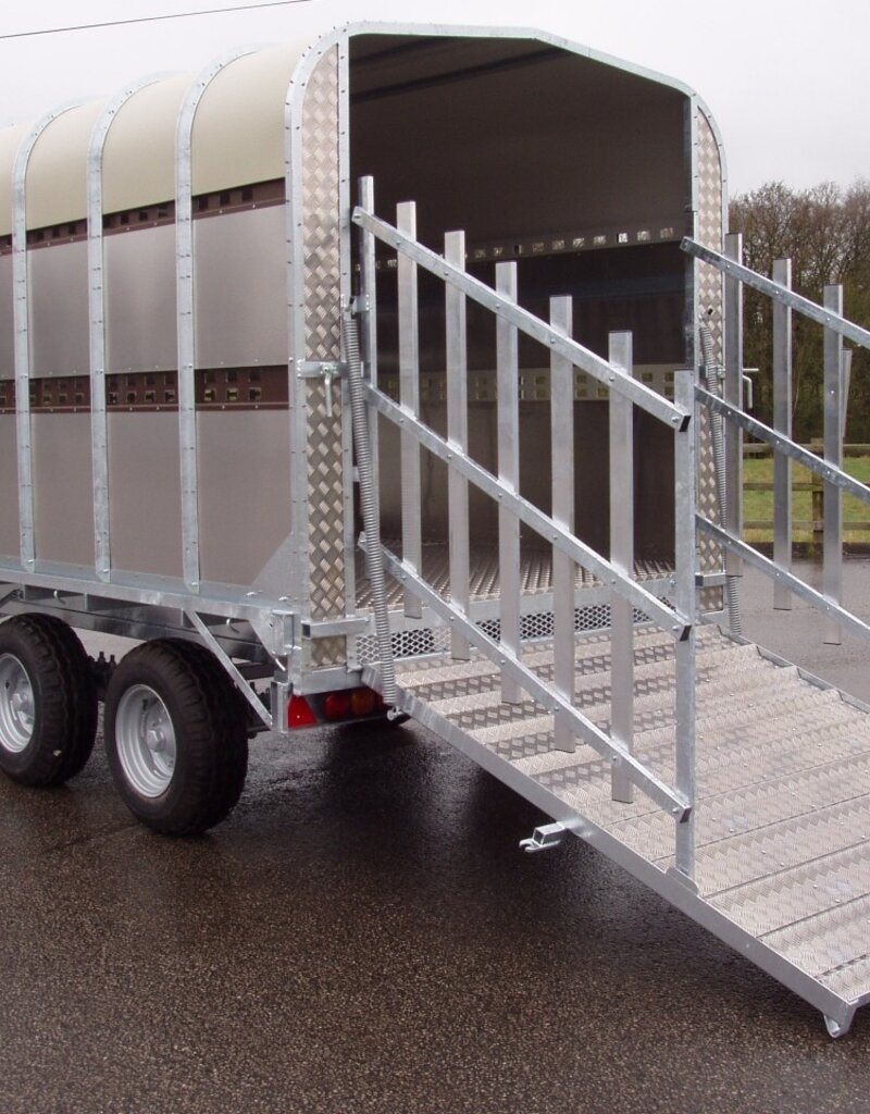 Bateson Trailers Bateson 90LT 16' Livestock Tractor Trailer Twin Axle 8 Ton