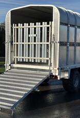 Bateson Trailers Bateson 100LT 20' x 7'6" Tractor Drawn Livestock Trailer with demountable container