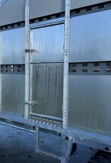 Bateson Trailers Bateson 100LT 20' x 7'6" Tractor Drawn Livestock Trailer with demountable container