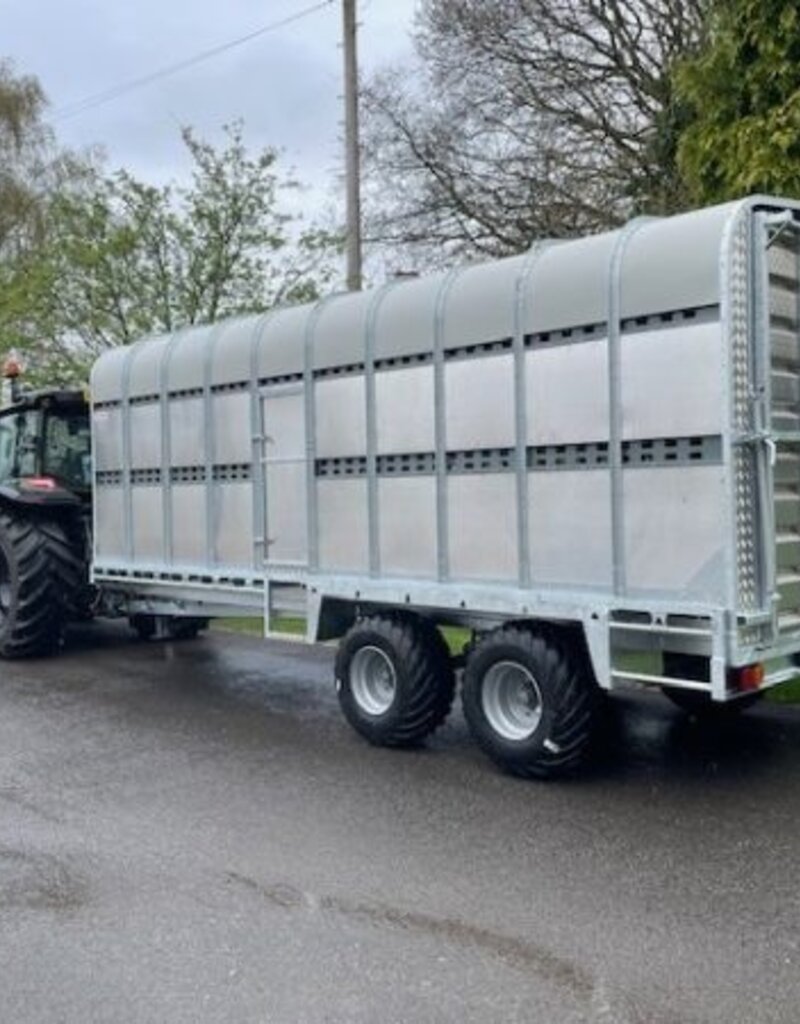 Bateson Trailers Bateson 100LT 20' x 7'6" Tractor Drawn Livestock Trailer with demountable container