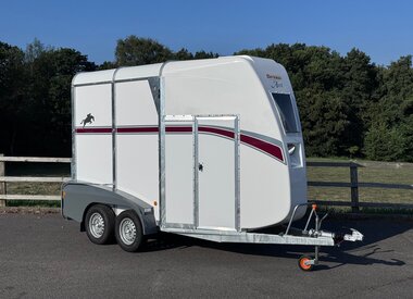 Bateson Horsebox Trailers
