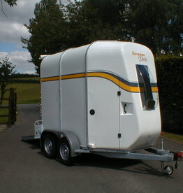 Bateson Trailers Bateson Derby Lightweight, rear unload, double horse trailer