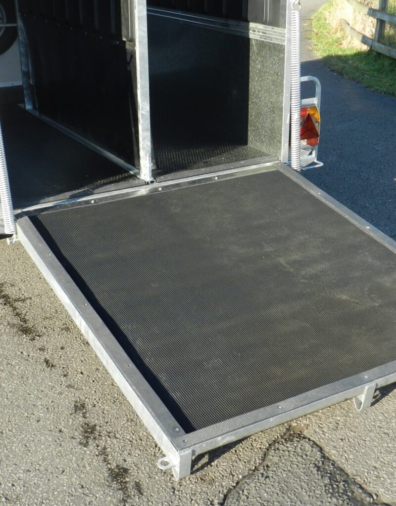 Bateson Trailers Bateson Derby Lightweight, rear unload, double horse trailer