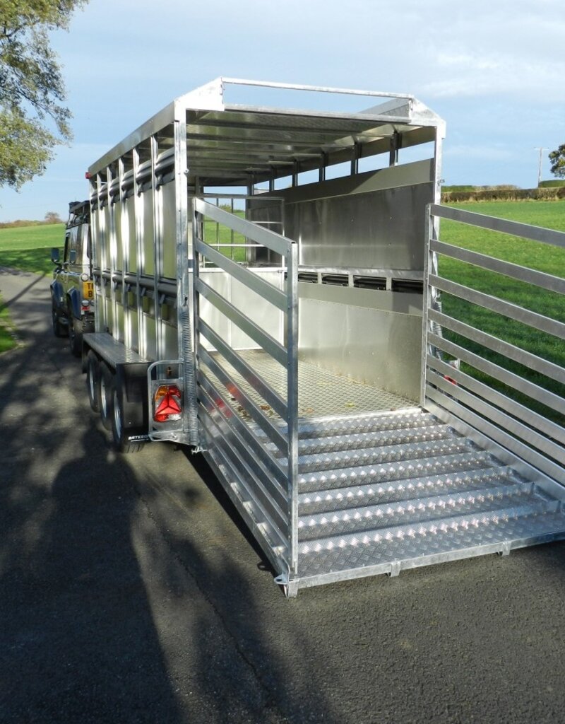 Bateson Trailers 12' Eurostock 336C tri axle Livestock Trailer Std with cattle gate