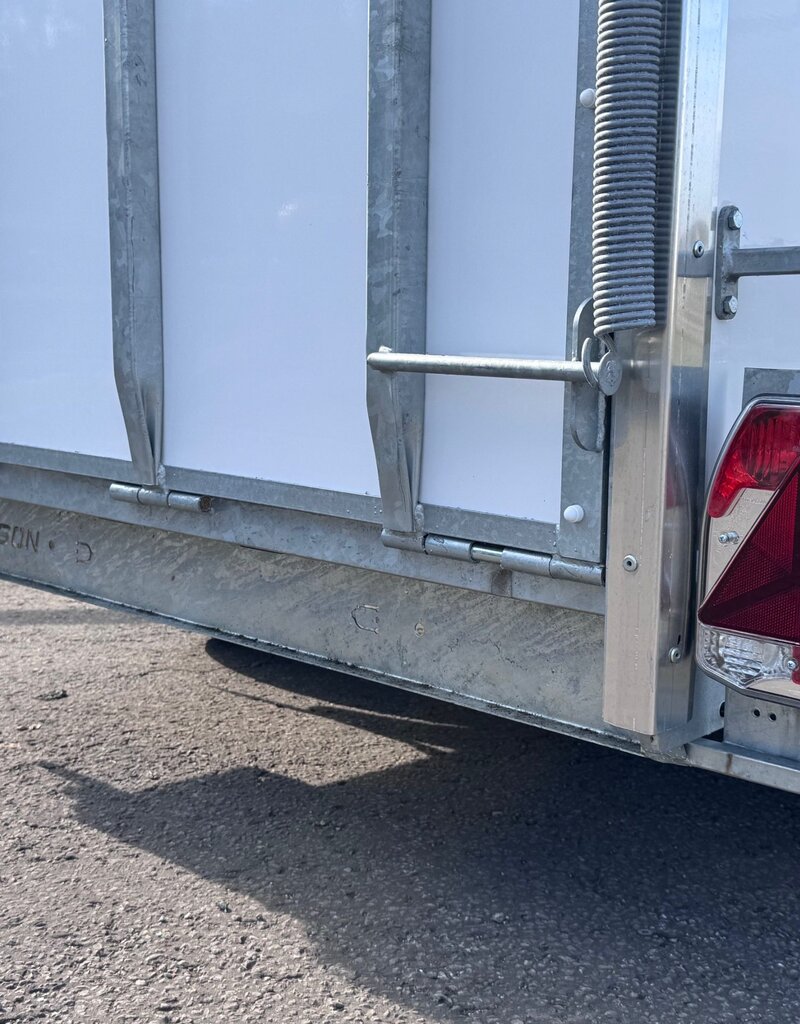 Bateson Trailers Bateson 160V 8' x 4' x 5' Lightweight twin axle van trailer 1300kg GVW