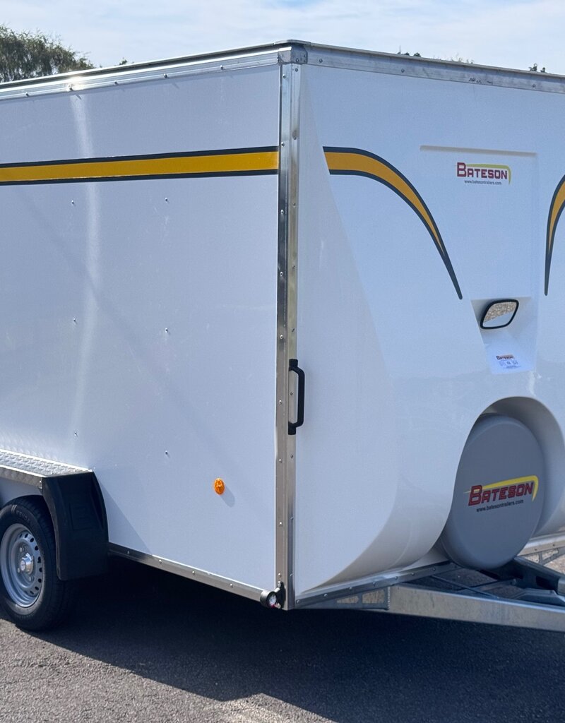 Bateson Trailers Bateson 470V 12' x 6' x 6'6 2600kg van trailer With Rear Ramp