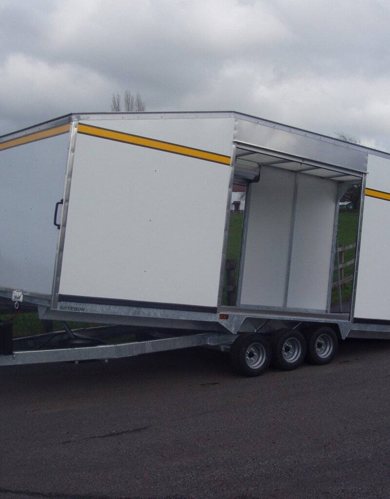 Bateson Trailers Model PT66VT 5.4 x 2.3m 8' x 7'6'' 3500kg Enclosed hydraulic tilt three axle platform trailer