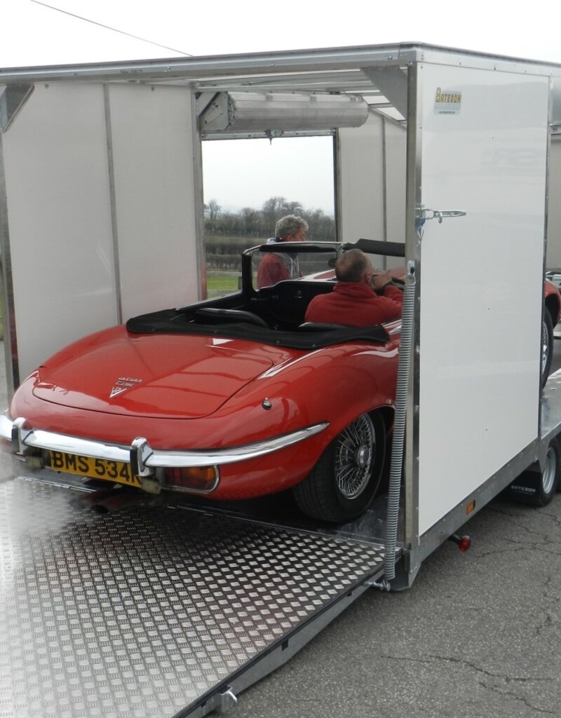 Bateson Trailers Model PT66VT 5.4 x 2.3m 8' x 7'6'' 3500kg Enclosed hydraulic tilt three axle platform trailer