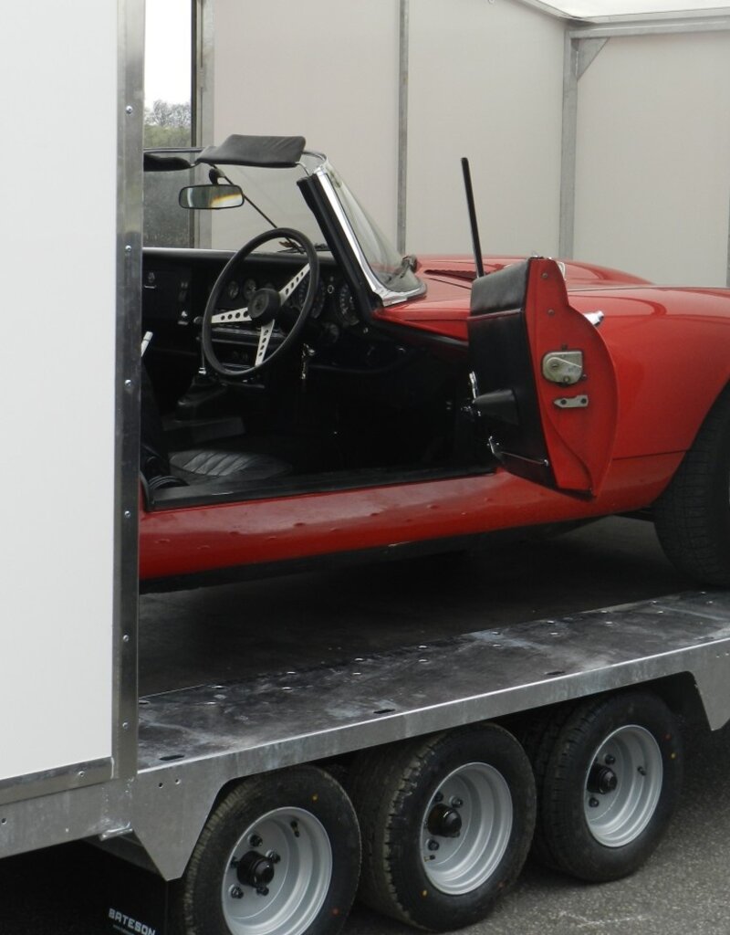 Bateson Trailers Model PT66VT 5.4 x 2.3m 8' x 7'6'' 3500kg Enclosed hydraulic tilt three axle platform trailer