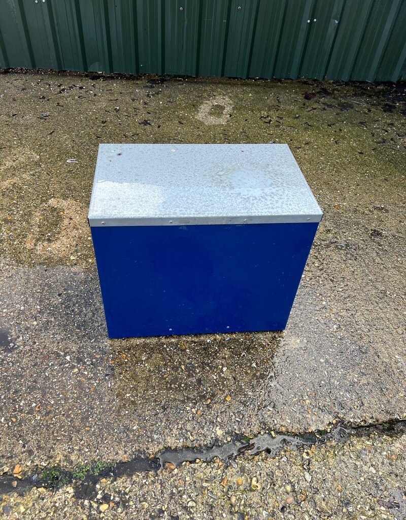 A4,C4 Storage Box, 3 x 20 ltr Jerry Cans, BLUE