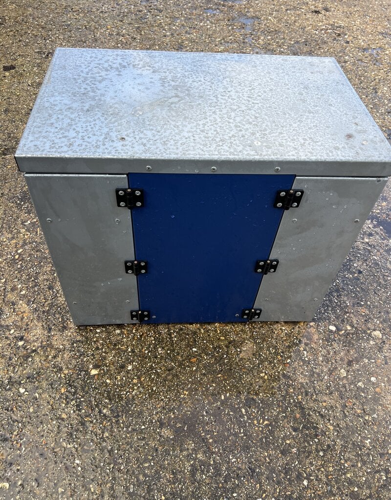 A4,C4 Storage Box, 3 x 20 ltr Jerry Cans, BLUE