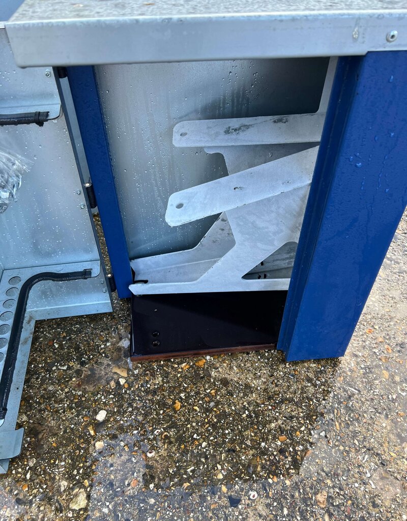 A4,C4 Storage Box, 3 x 20 ltr Jerry Cans, BLUE