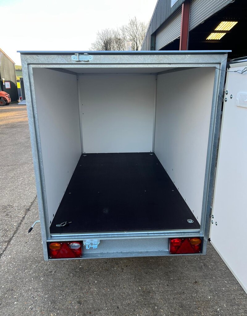 Debon Debon Roadster C220 Box Van Trailer 750kg GVW 420kg Payload 2.3 x 1.2m