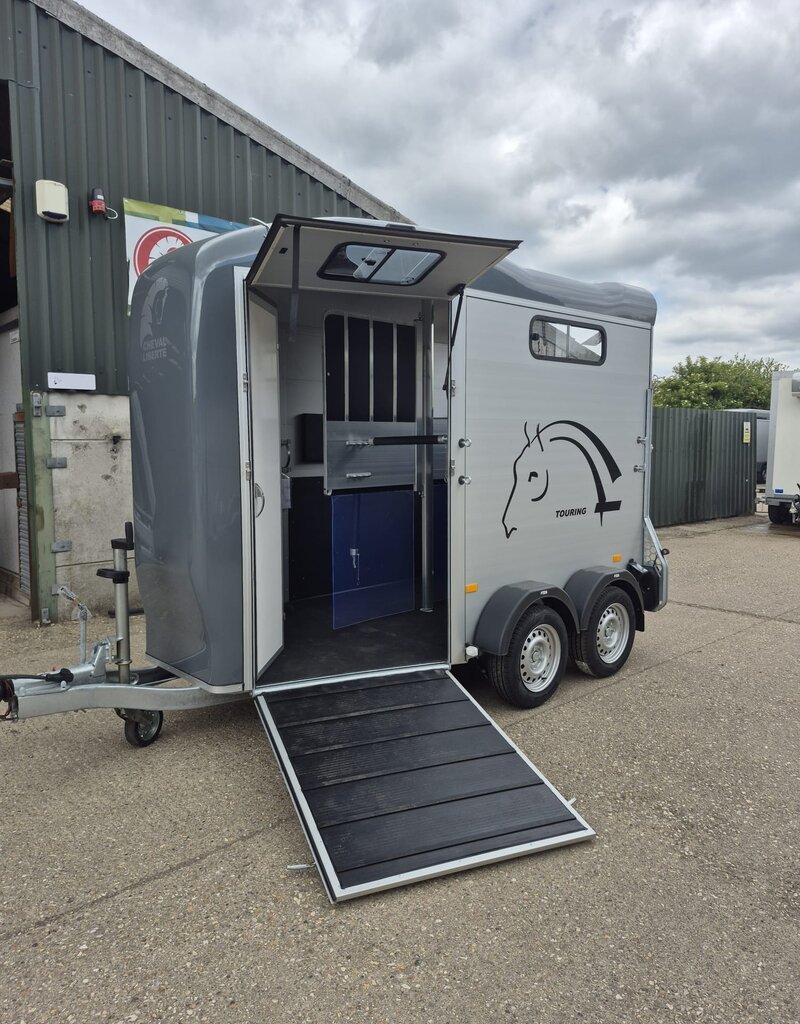 Cheval Liberte Cheval Touring Country with Tack Room