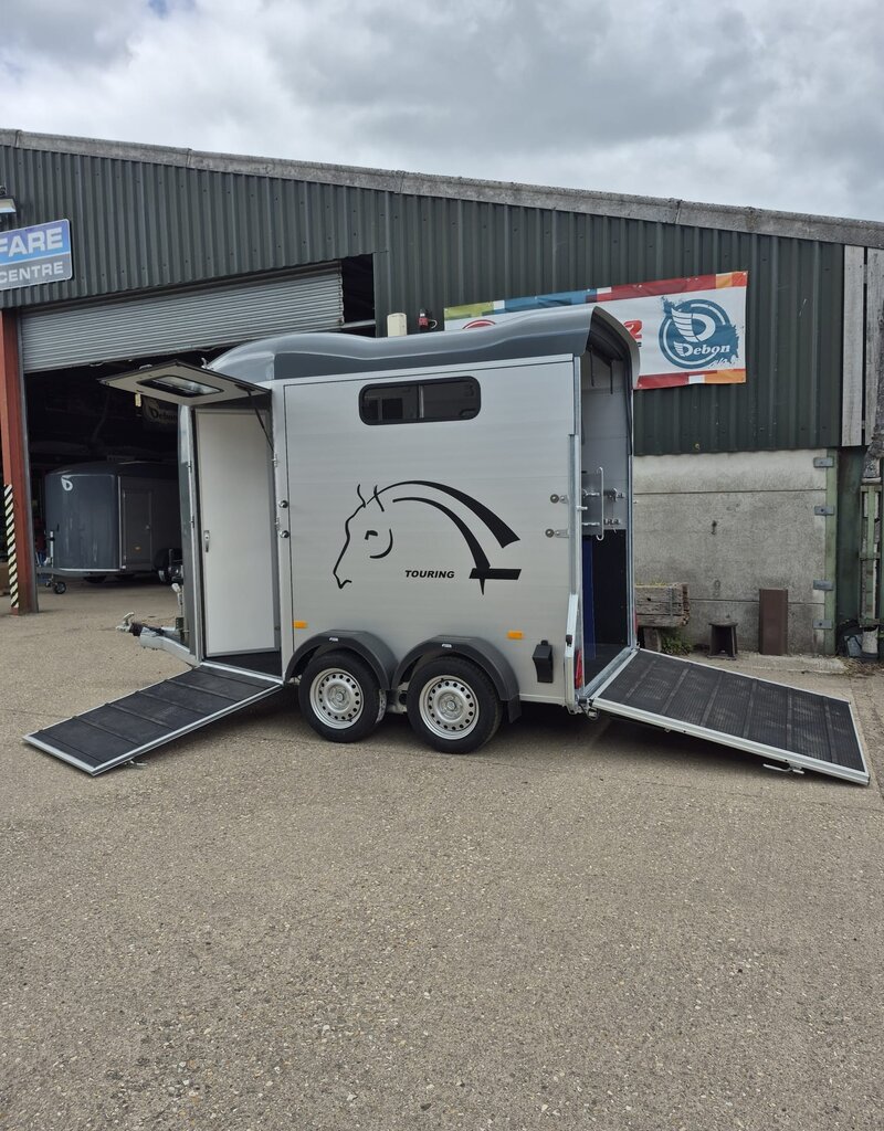 Cheval Liberte Cheval Touring Country with Tack Room