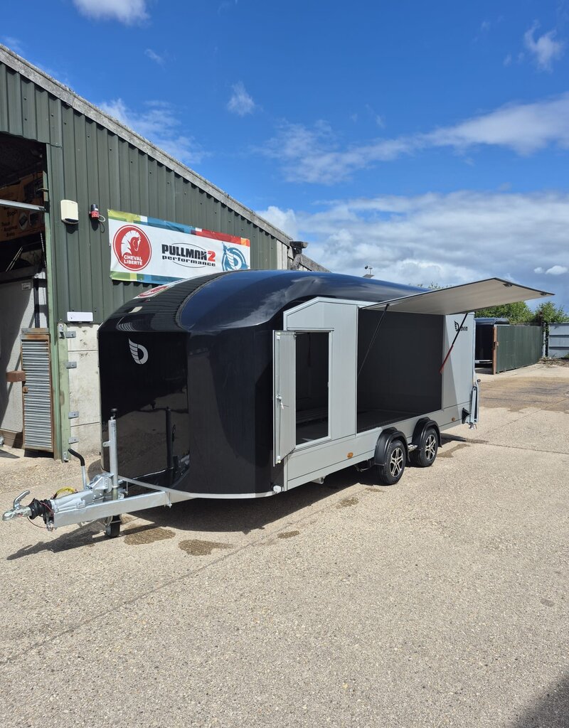 Debon Debon C2000 Enclosed Car Trailer IN Black 3500kg GVW  Twin Axle, Fitted with Internal Loading ramps, Electric Winch, Alloy wheels,