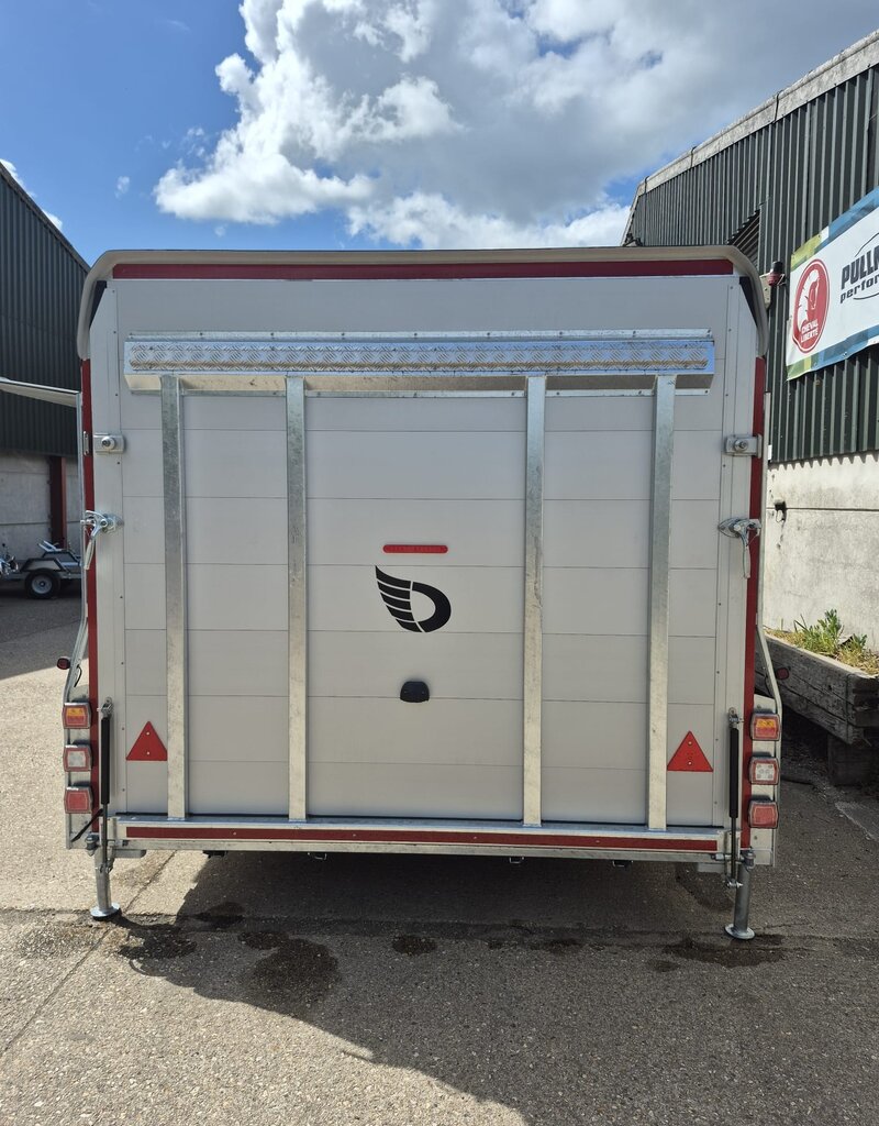 Debon Debon C2000 Enclosed Car Trailer IN Black 3500kg GVW  Twin Axle, Fitted with Internal Loading ramps, Electric Winch, Alloy wheels,
