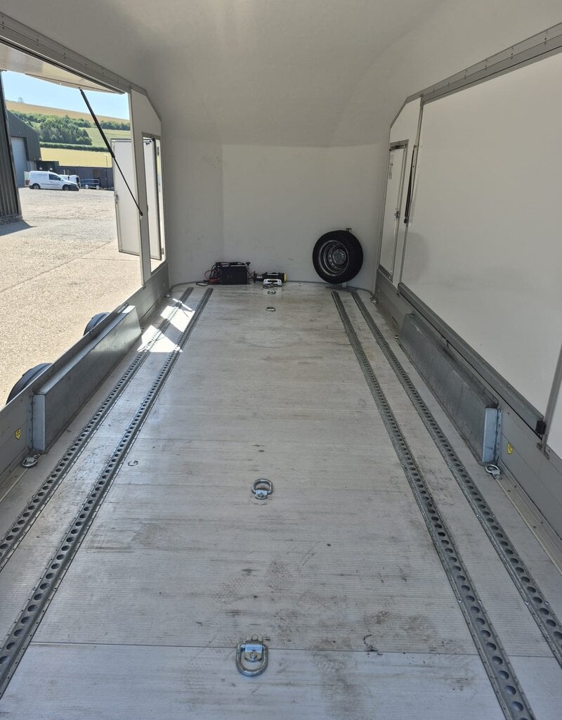 Debon 2024 Debon C1000 Enclosed Car Trailer 3500kg GVW Twin Axle In Blue