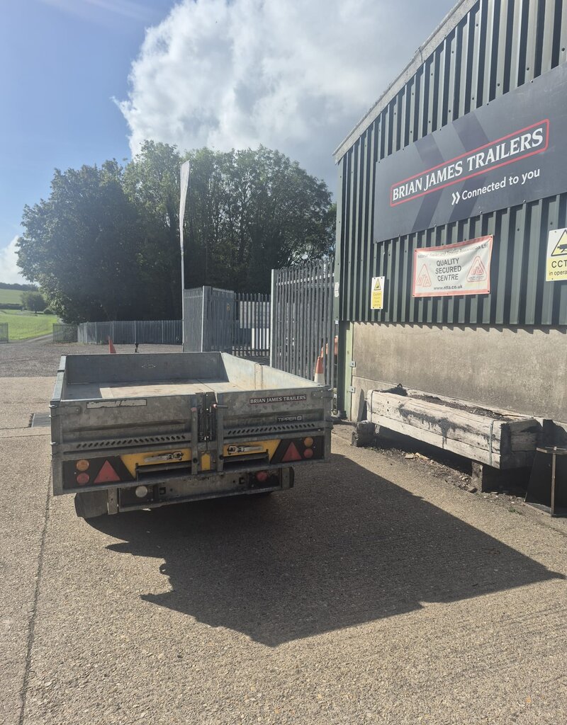 Tipper 2 Trailer 2.7m x 1.71m 2700kg GVW 13", Ramps, Barn Doors