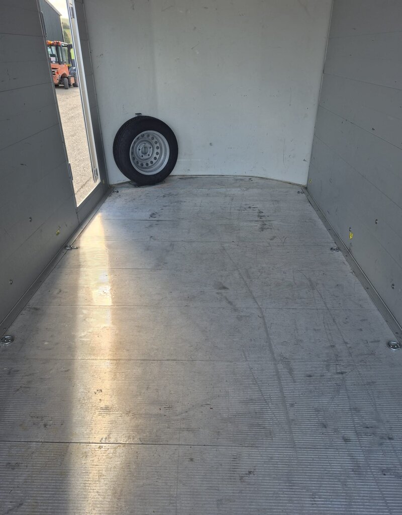 Debon Ex Hire Debon C700 Twin Axle Box trailer Rear Ramp, Side Door & Spare Wheel 2600kg GVW 3760mm x 1790mm x 2010mm