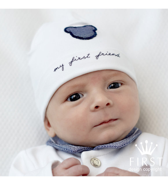 First Babymutsje met beertje