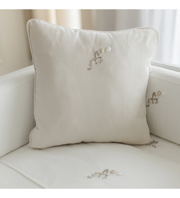 Théophile & Patachou Geborduurd Kussen - Beige